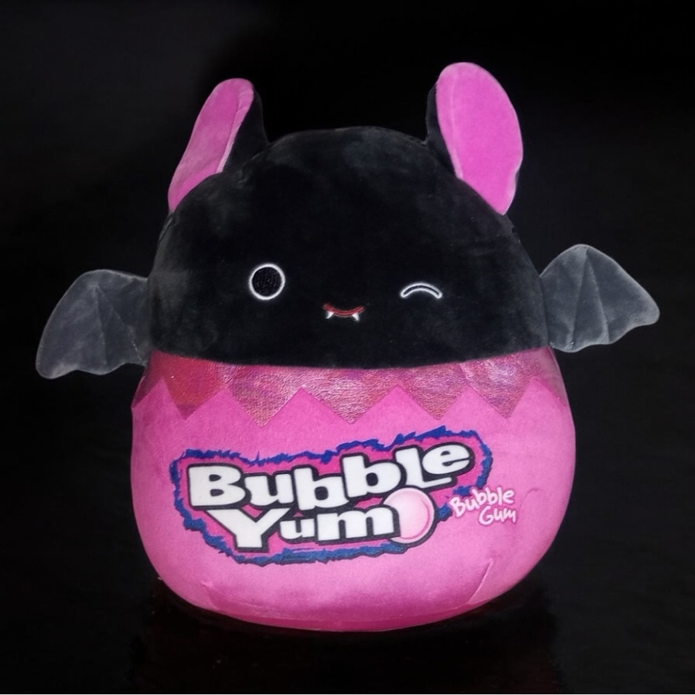 Zendi the Bubble Yum Bat 8-inch Candy Pink Black Original Squishmallows